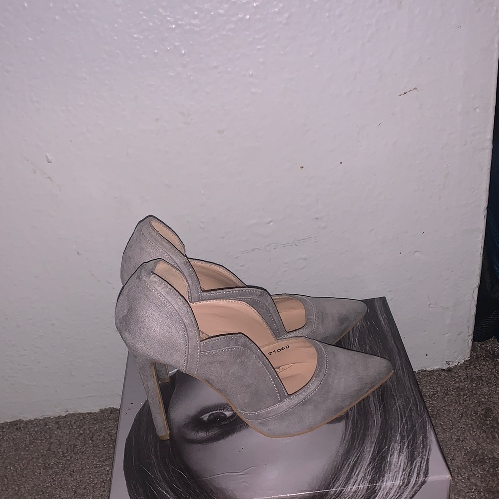 J. Garcia Elegant Gray Women's Heels - Picture 3 of 8